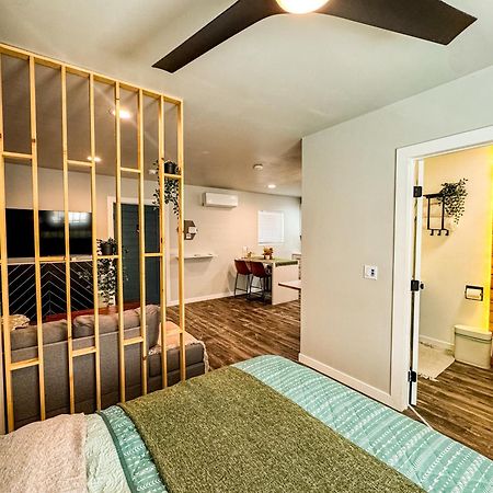Private-Suite, Kitchen, Laundry, Rainfall Shower, 4Ktv Эль-Сентро Экстерьер фото
