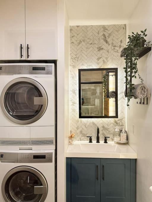 Private-Suite, Kitchen, Laundry, Rainfall Shower, 4Ktv Эль-Сентро Экстерьер фото