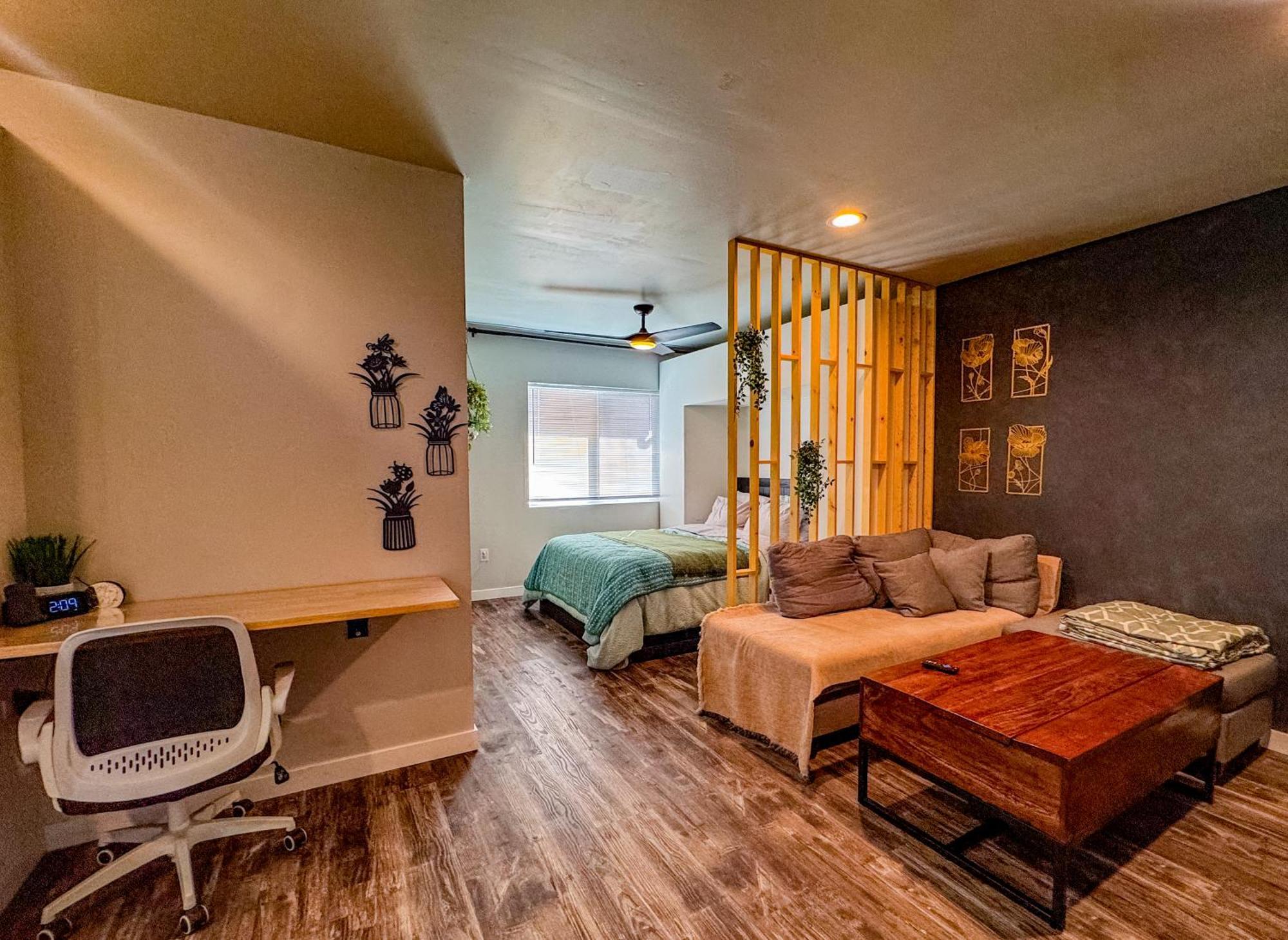 Private-Suite, Kitchen, Laundry, Rainfall Shower, 4Ktv Эль-Сентро Экстерьер фото